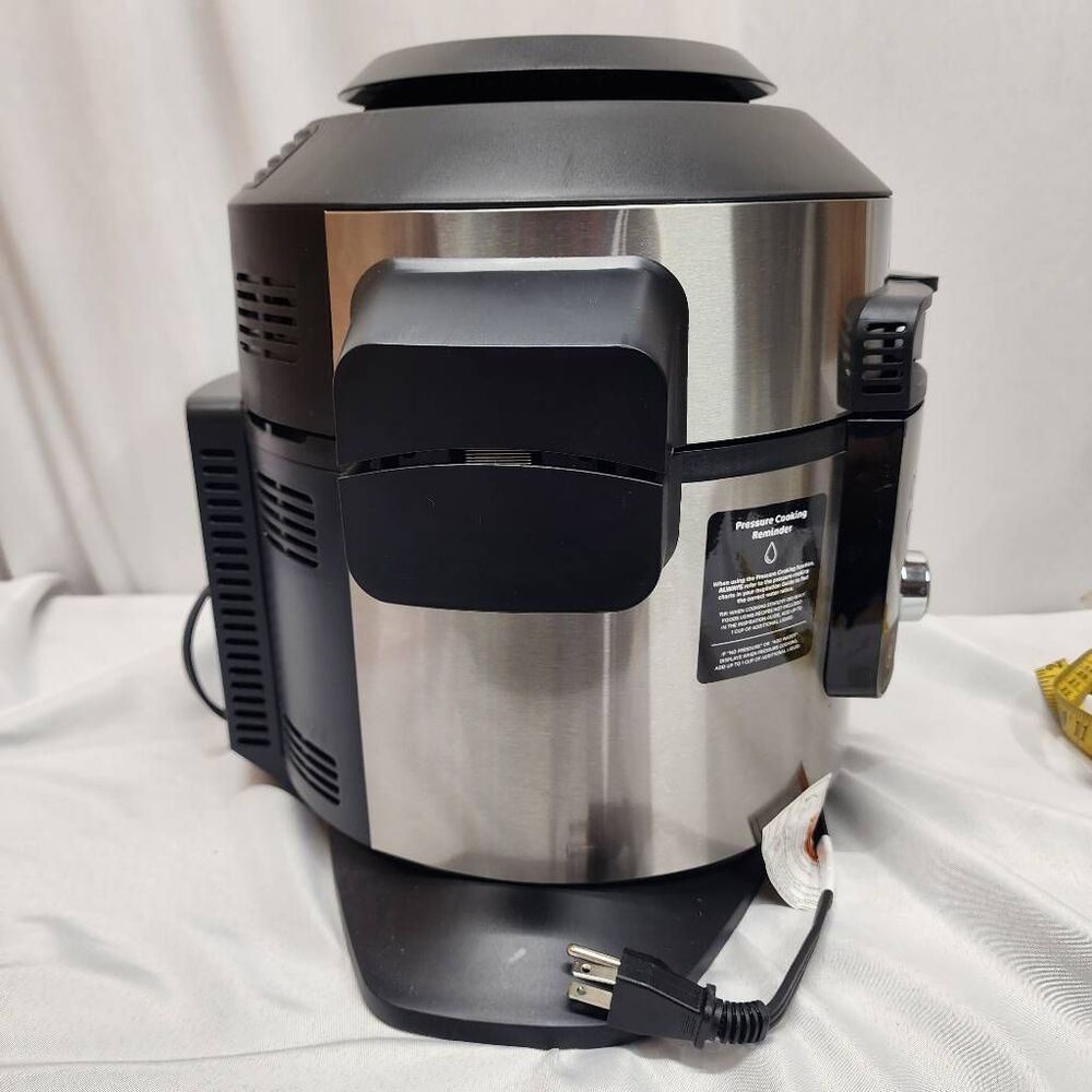 Ninja OL601 Foodi 8Qt Pressure Cooker Steam Fryer SmartLid Air Fryer 14 in 1 - Picture 2 of 13
